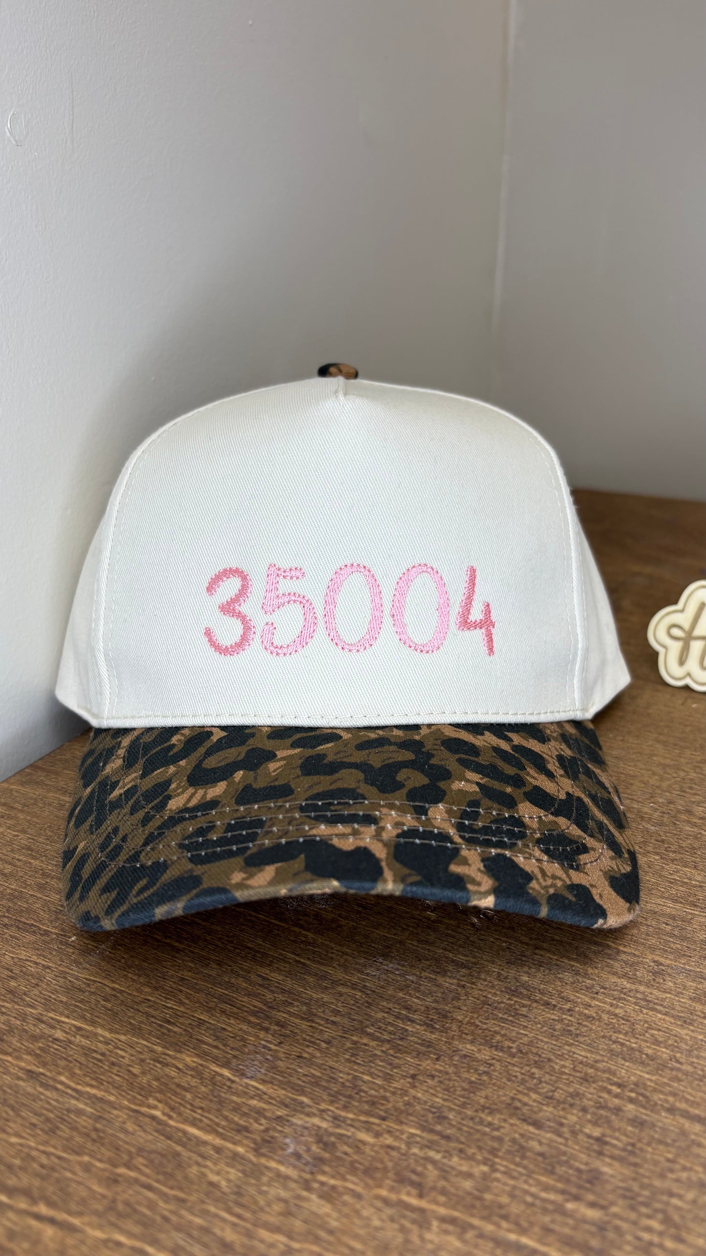 Moody zip hat